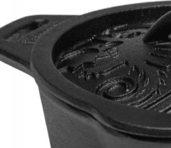 Petromax KR1 Gietijzeren Steelpan Met Deksel (1 Liter) 16 Petromax KR1 Gietijzeren Steelpan Met Deksel (1 Liter) -Buitenkampeer Winkel 1200x1035 1