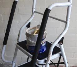 Aidapt Opstapkruk Met Leuning - 2 Treden 12 Aidapt Opstapkruk Met Leuning - 2 Treden -Buitenkampeer Winkel 1200x1044 3