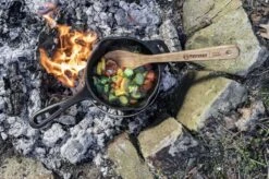 Petromax KR1 Gietijzeren Steelpan Met Deksel (1 Liter) 21 Petromax KR1 Gietijzeren Steelpan Met Deksel (1 Liter) -Buitenkampeer Winkel 1200x799 31