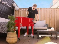 AXI Retro Cooler Rood - Koeler Met Wielen - 76L Inhoud - Koelbox Met Aftapkraan -Buitenkampeer Winkel 1200x900 11