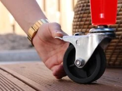 AXI Retro Cooler Rood - Koeler Met Wielen - 76L Inhoud - Koelbox Met Aftapkraan -Buitenkampeer Winkel 1200x900 4