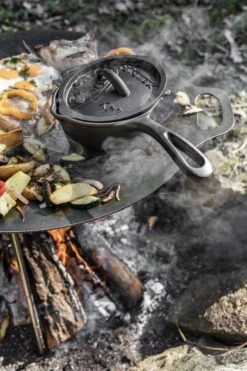 Petromax KR1 Gietijzeren Steelpan Met Deksel (1 Liter) 20 Petromax KR1 Gietijzeren Steelpan Met Deksel (1 Liter) -Buitenkampeer Winkel 799x1200 8