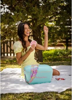 Merkloos Polarbox - Koelbox - Met Schouderband - Pastelgroen - 12 Liter - 40x26x(H)23cm -Buitenkampeer Winkel 870x1200